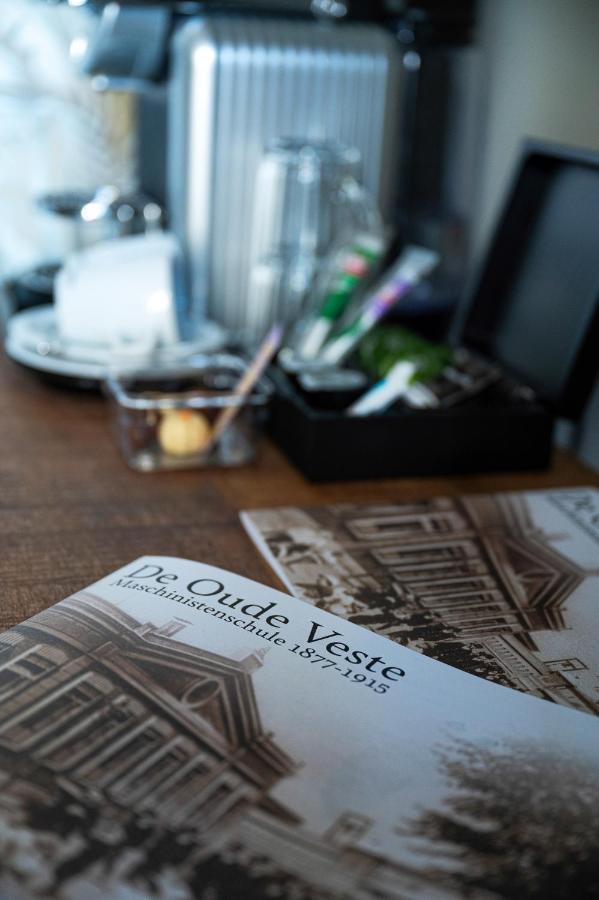Boutique Hotel De Oude Veste Хеллевутслёйс Экстерьер фото